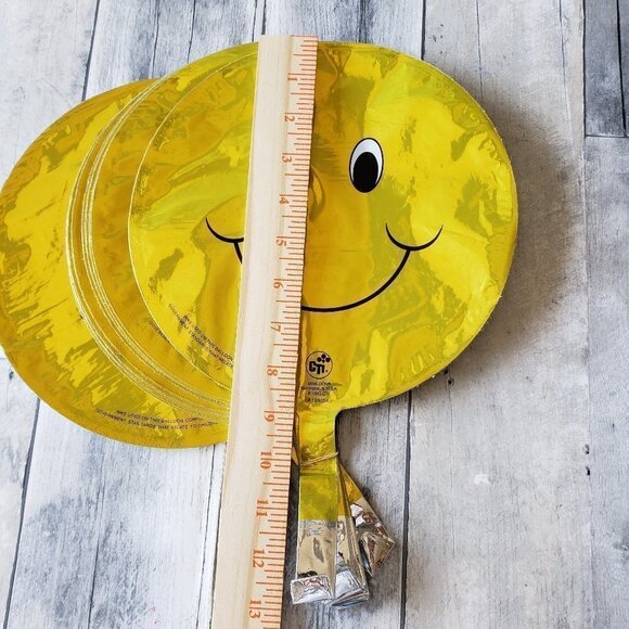 Set of 25 Yellow Smile Balloons Foil Balloons - Picture 2 of 3